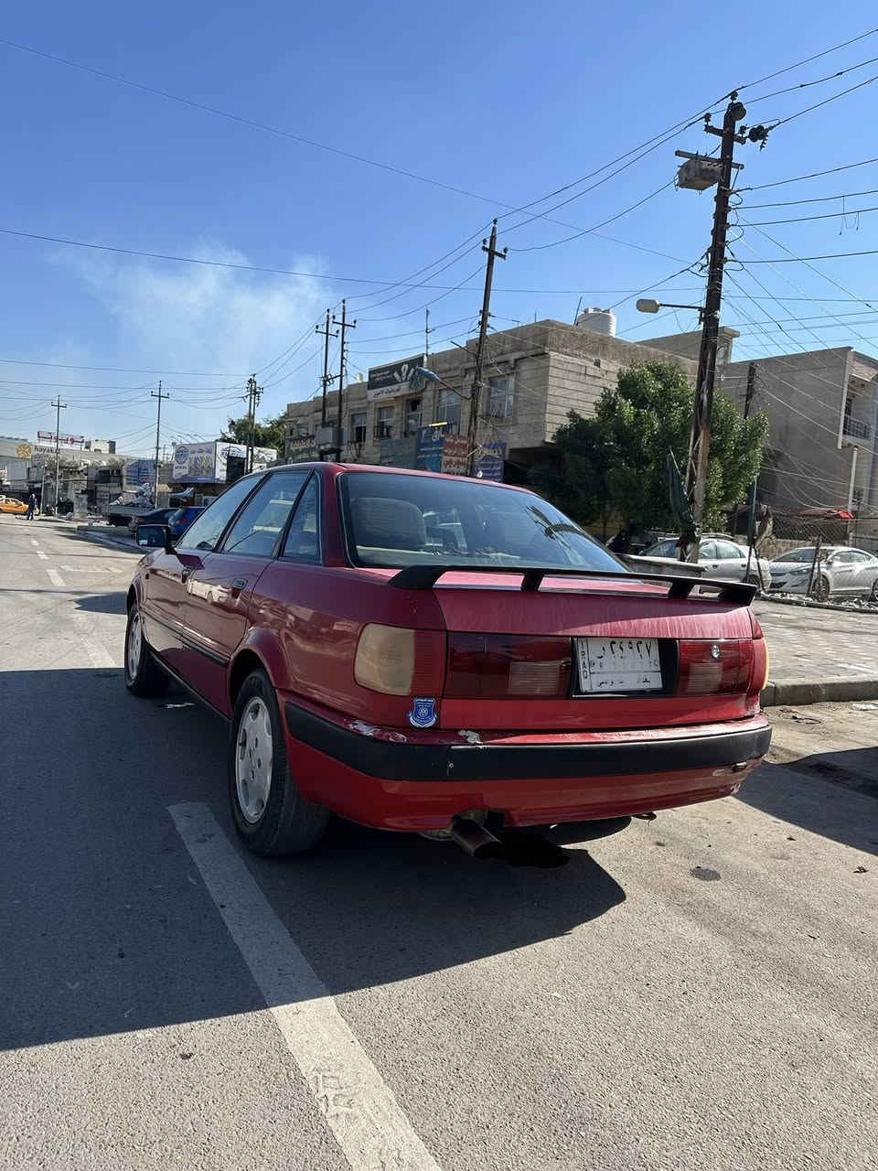 السلام عليكم 
اودي موديل ١٩٩٢
سيارة كلش نضيفة 
رقم بغداد تحويل ثاني يوم
محرك ٢٠٠٠ دوش كير عادي 
تبريد 
صور كدامكم
تخم تاير 
صدر امامي خلفي جديد 
كهربائيات شغالة كلهة 
السعر ٣٦بيهة مجال بسيط كلش 
عنواني بغداد البياع 
***********
