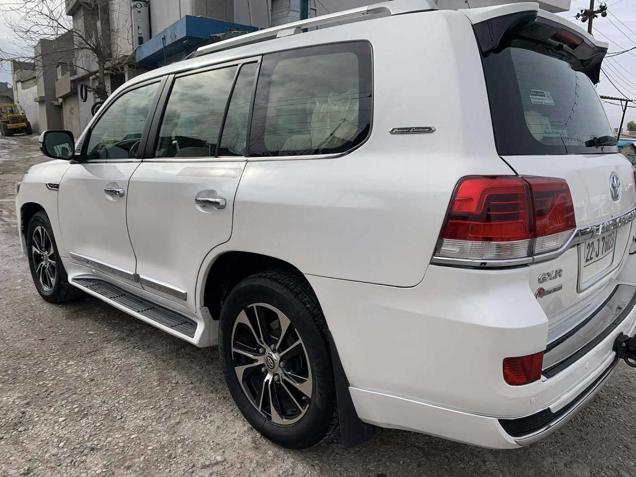 تویوتا لاندگرۆزەر 2014 شەش بستن V6
Gxrناوەوە دەرەوەی کراوە بە 2021 زۆر خاوێنە نمونەیە لە جوانی  سەیارەکە سبوغ عام نیە بەس بە عام دەفرۆشین سەیەرەکە  گێرو مەکینە تەقەو رەقەی هەموو شتی بە شەرت   سەنەوی نوێنە تا 2029  167رۆییە 
نرخ 295وەرەقەو مەجالەکی کەمی تێ دایە
موبایل ***********
***********
