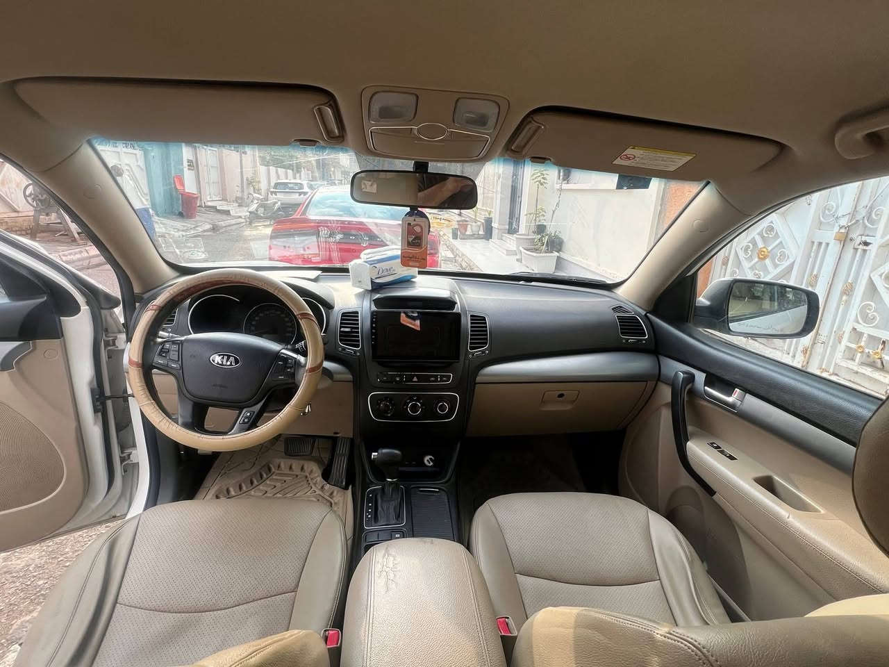 اسلام عليكم 
سورنتو للبيع موديل 2014 
رقم واسط انكليزي ثاني يوم احولك ماتعبك 
كفاله عمامه 
نضافه فول 
***********
ماسنجر ماكو بس اتصل
