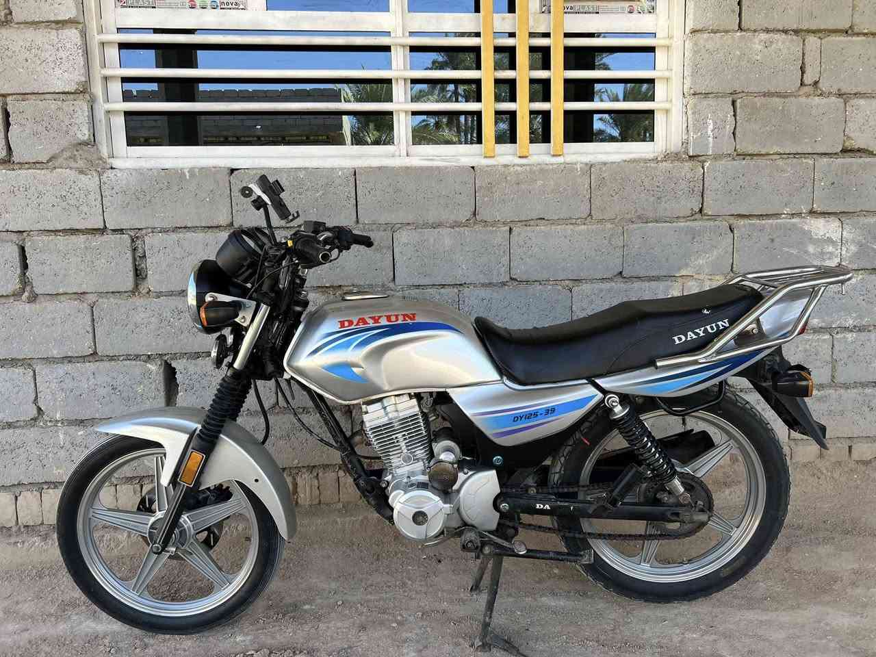 للبيع دراجه دايون موديل 21طالعه 22اوراق اصولي وصل معرض بسمي محرك ما مفتوح كهربائيات شغاله
 سعرها مليون وبيها مجال قليل 
مكان كربلاء الاتصال ‭0781 732 4514‬
