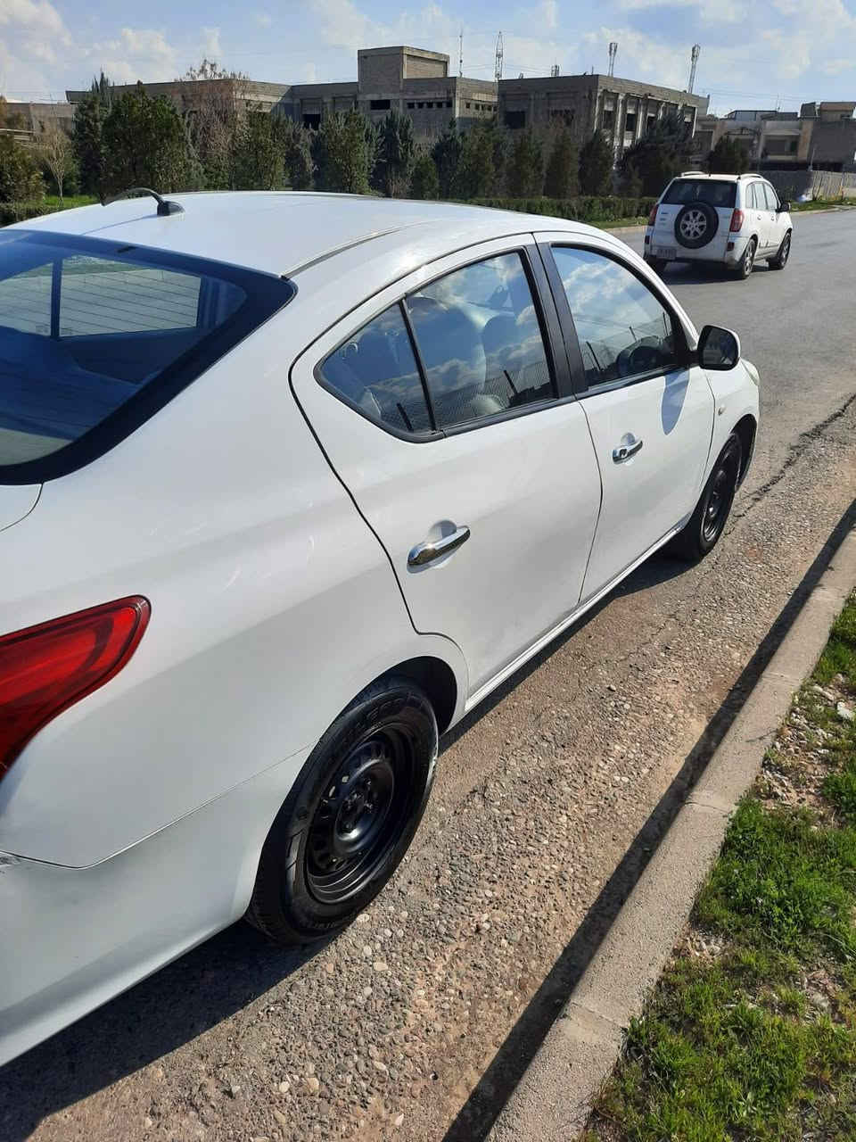 موديل 2017، هزه جديده وسنويه الى 2027 تنتهي، گير محرك شرط، بيها ضربة من طرف السكن، جاهزه ماتحتاج اي مصاريف السعر 96 ورقه، العنوان: اربيل قرب ماجدي مول.... 

لاكشميبا 2017 گير مه چينه به شرت، هزه نوى سنوى تا 2027،
ليدرانى لاى سكنى هيه، حازره هيچ مسروفى نايوى، سعرى 96 ورقه يه أربيل, العراق


**إذا كنت صاحب هذا الإعلان وتريد حذفه لأي سبب، رجاءا أرسل رسالة إلى الدعم الفني**