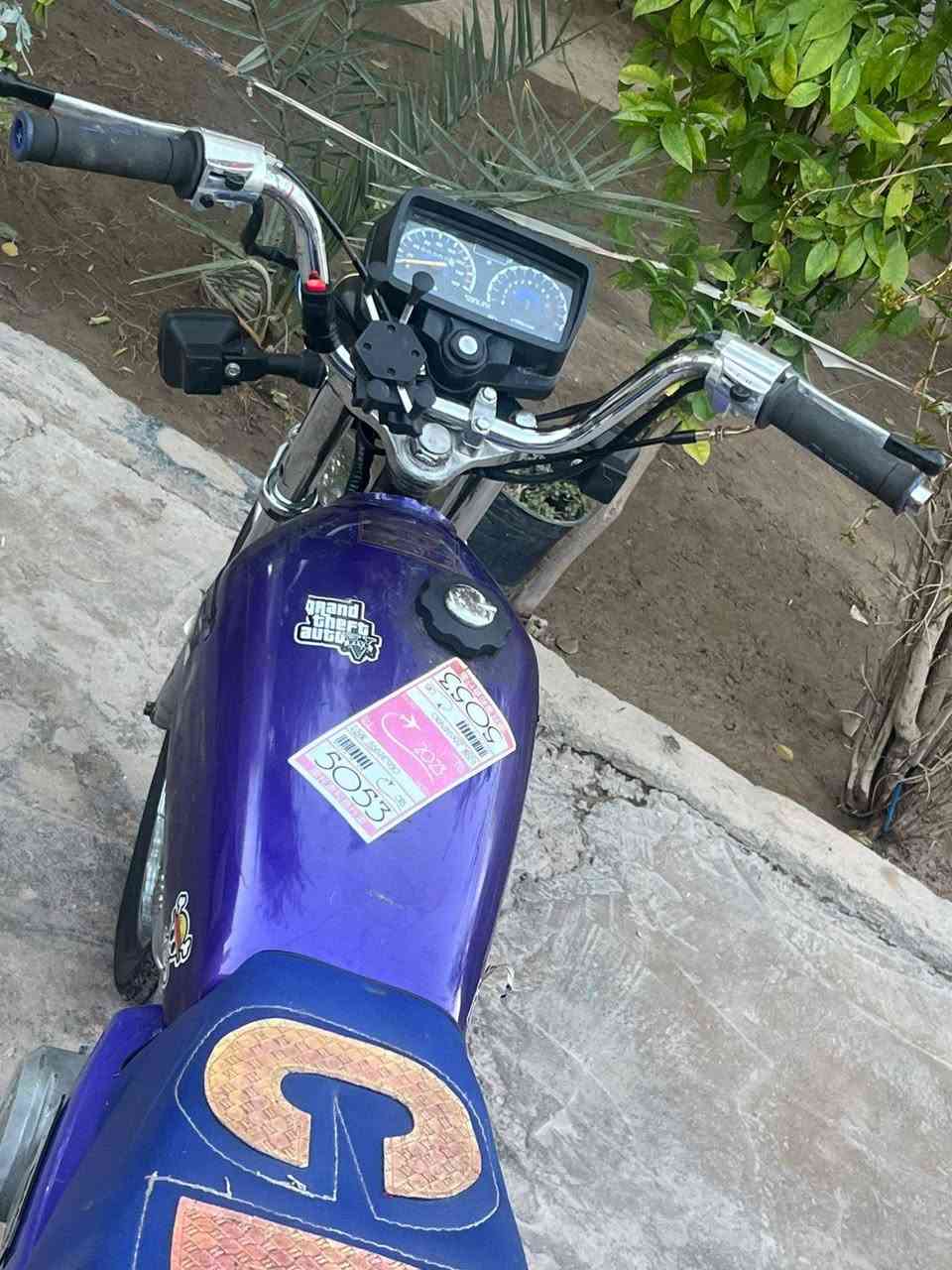 سلام عليكم  دراجة للبيع  تايكر موديل 21 دراجة  مال جناي كامله للخير مابيها كل نقص  
جديده  كهربايات كامله للخير  وراق صولي مكفوله كفاله عامه مكان بابل سعر 400 وبيها مجال شراي يتصل  ***********
