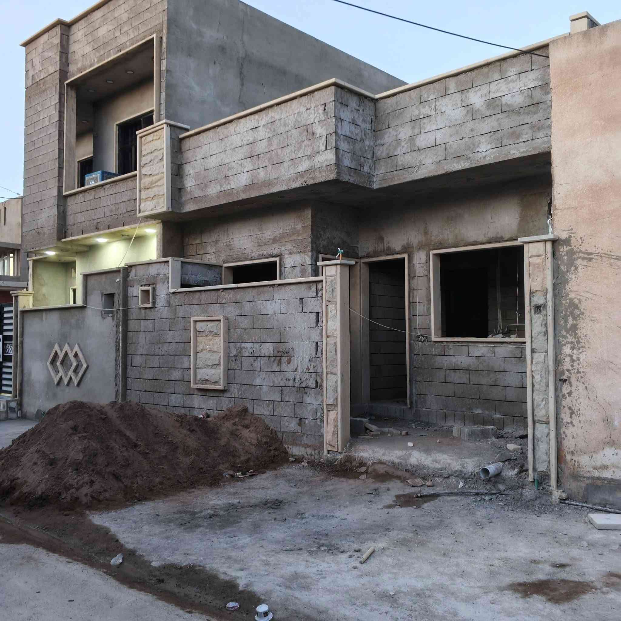 دار للبيع بحي القوسيات مدخل الاسواق ابو علي المساحه 100 متر مربع يتكون من غرفتين البيت تستلمه على اخر حبايه بوصل بلديه سند زراعي لك حق التصرف البيت تستلم فول على اخر حبايه الاستفسار اكثر على الارقام التاليه البيت قريب على اسواق ابو علي على شارع دهوك الرسمي للاستفسار على الرقم التاليه البيت خلال شهر يكمل فول الاساس ماله بادلو
***********
***********

