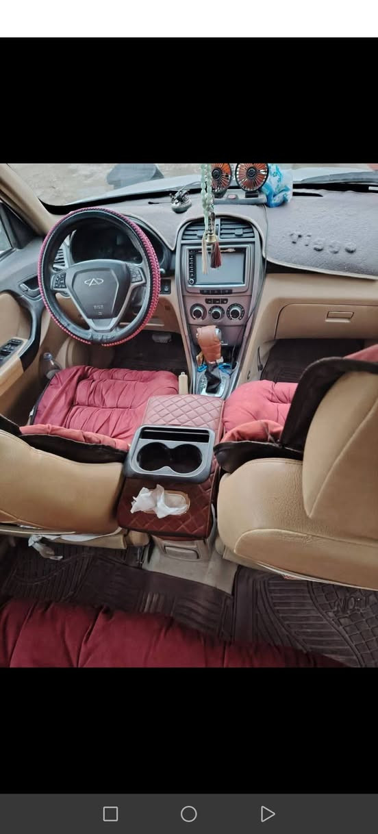 السلام عليكم
للبيع شيري تيكو 
موديل 2015
استلام شركه 2018
وهزه جديده لسنويه لحد 2030
رقم واسط(انكليزي) حره تحويل مباشر بأسمي 
لون ابيض 
مكفوله
مكينه 2000
كير ميكانيكي (المرغوب)
فتحه بالقماره 
تحكم ستيرن جهتين 
باتري جديد
كشنات جلد 
حساسات خلفيه 
تبريد ثلج
صدر جديد 
تخم تاير جديد 
ماشيه 130الف
وسعرها 78
ومكانها بالكوت مركز المدينه 
وهذا رقمي ‏‪***********‬‏
