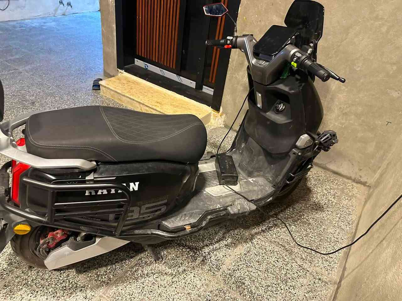 دراجه شحن صاعقه 6 بطاريات سرعتها 75 حقيقي ودرجه نضيفه صاله 6 اشهر  للبيع ب1200  للتواصل ***********
 بغداد البياع يم التقاطع مل درويش
