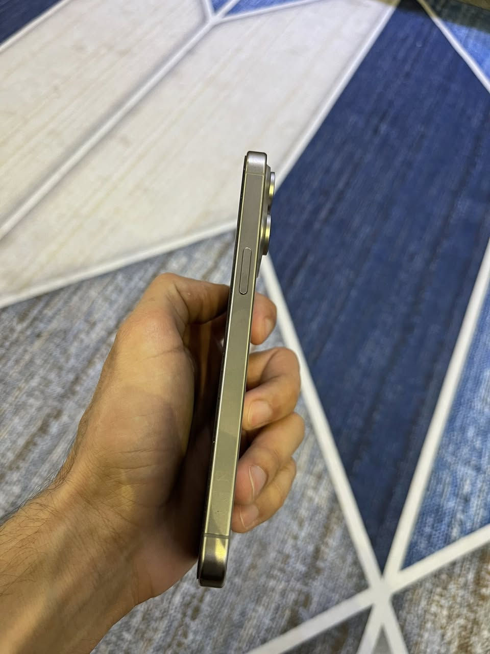 ايفون 15 بروماكس ذاكرة 256 لجهاز نضيف استخدام شخصي مبدل ظهر فقط بدلت الظهر وصارت هيج ب شاشه ثواني وتروح لجهاز كلش نضيف مكاني بغداد الامين الثانيه *********** السعر 800 بي مجال بسيط
