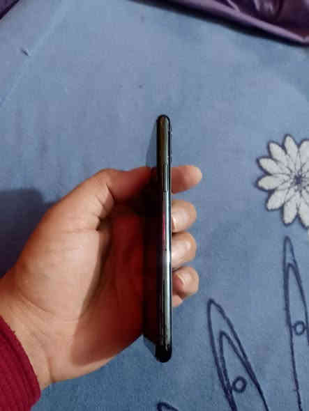 سلام عليكم ورحمه..جهاز ايفون 11بر ذاكره 256 بطاريه 71ممفتوح وتر ..بس سيم كارت ميشتغل تطلع شبكه آسيا بس ميتصل..سعر 225 شراي يتصل ***********
