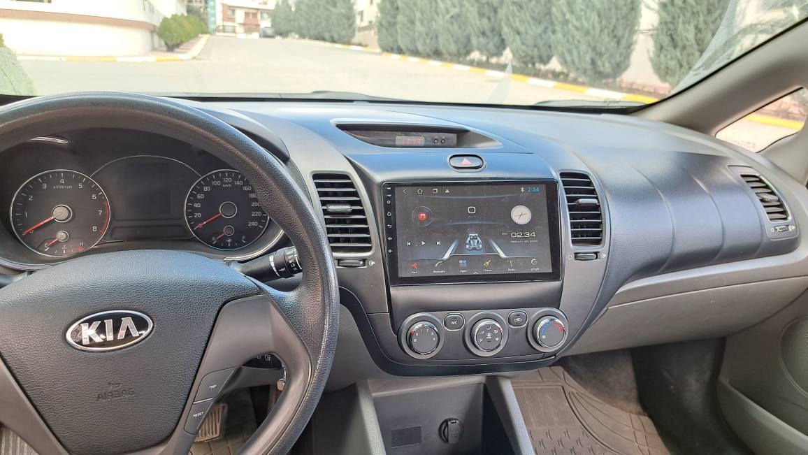 کیا سیراتۆ 2017

گێر و مەکینە و هەمووشتێکی بەشەرت
بۆیاغی نیە
90000 كم رۆیشتوە 
تا ئێستا تایەی سپێری دانەگیراوە
جانتای فریاگوزاری سەرەتایی و دەلیل و کەتەلۆکی سەیارەکەی لەگەڵە کە هەمووی هی شەریکەیە تا ئێستا ماوەتەوە

نرخی ١٢٥
*********** السليمانية, العراق
