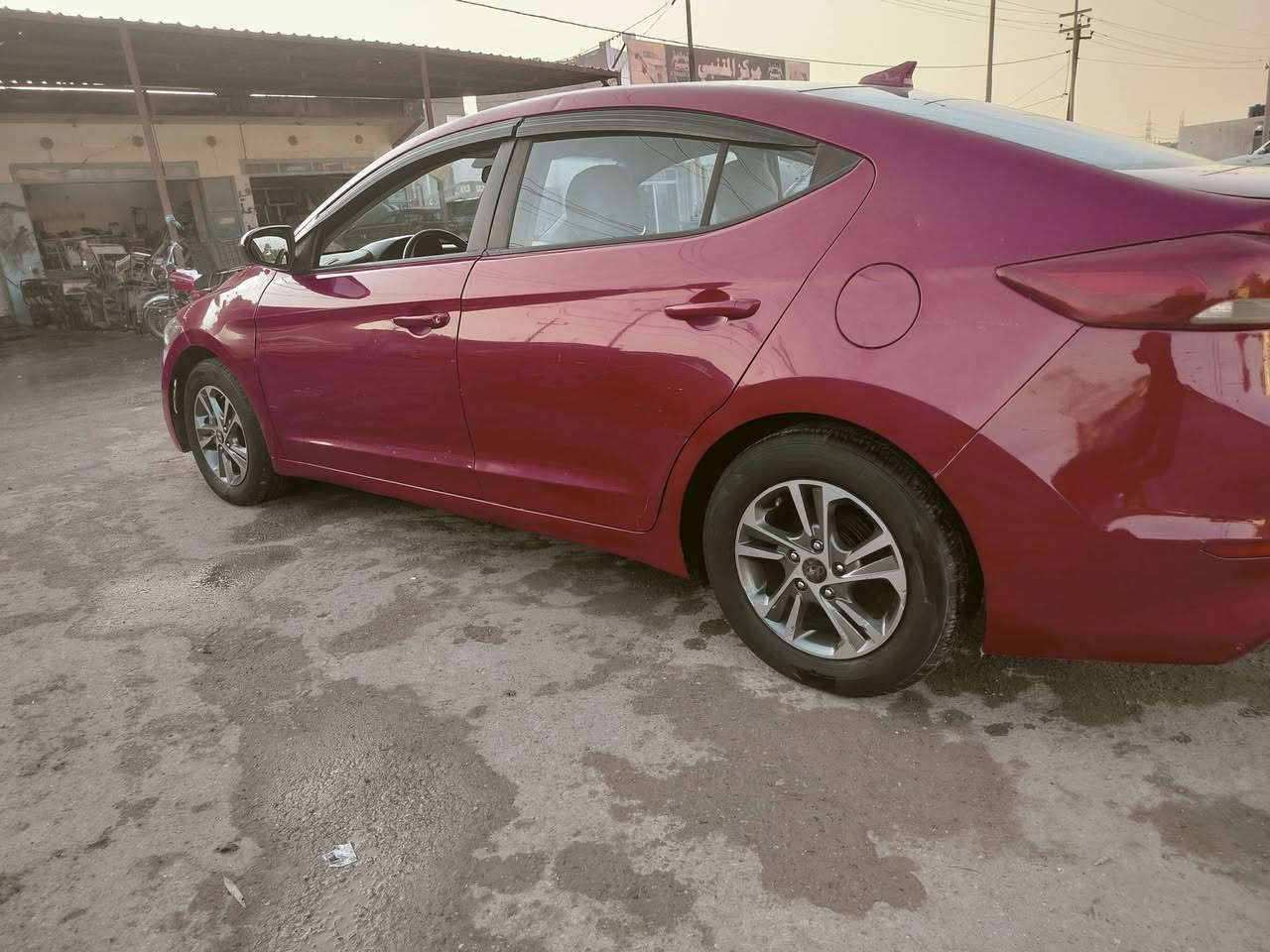 السلام عليكم النترا للبيع موديل 2017
 محرك 2000 دوش سياره جاهزه 
 بيها صبغ 6 قطع سياره جاهزه 
 رقم ربيل تريد وكاله تريد تحويل 
 السعر 100 ورقه مكان السياره واسط 
تفاصيل الاتصال سونار داخل المنشور 
***********
