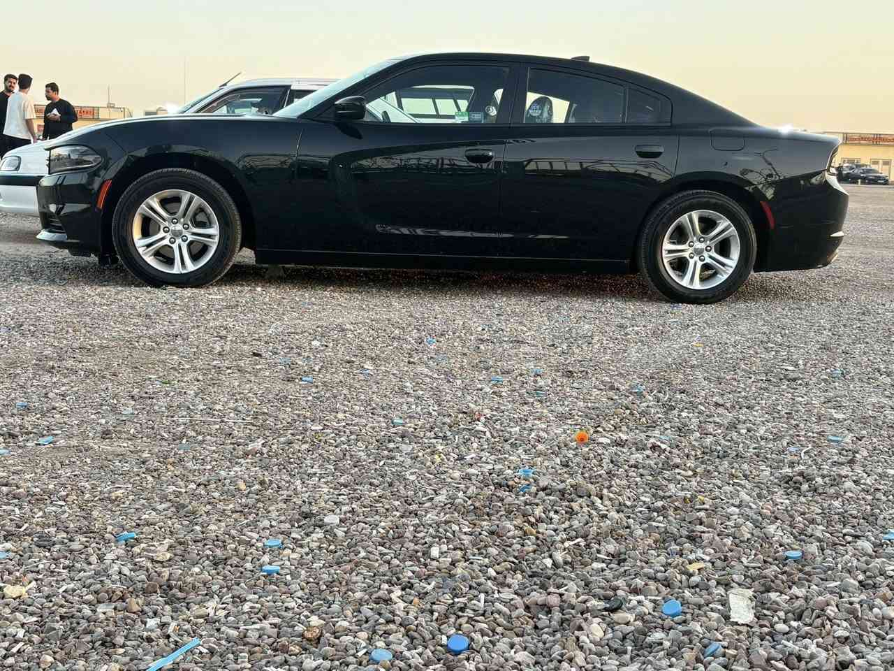 السلام عليكم شباب 
للبيع جارجر ٢٣ اصل 
السيارة كفاله عامه ماعدا قطعين كلير من أمريكيه 
السيارة استخدام بيت ماشيه ٦٢ ألف 
السعر ٢٣٠ وبيها مجال بسيط كلش 
مستعجل على البيع اخوان 
***********
