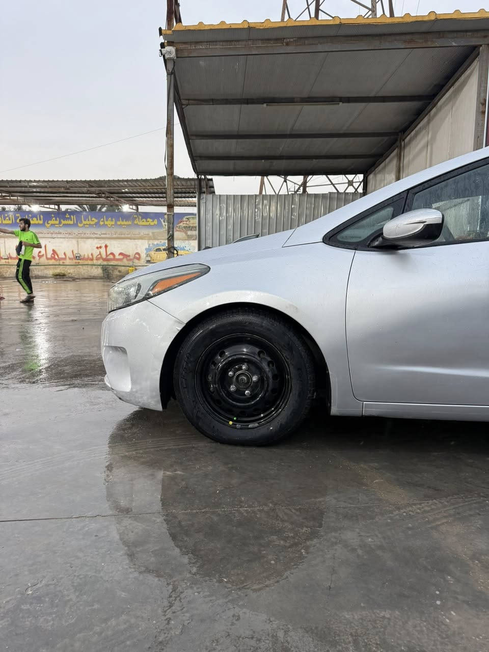 السلام عليكم فورتي 2017 للبيع ضررها جاملغ وبنيد وصبغ باب السايق رقم بغداد بسمي هزه جديه السياره جاهزه ربع متصرف عليها 
السعر 118 وبيه مجال للاستفسار *********** 
مكان السياره بابل المسيب
