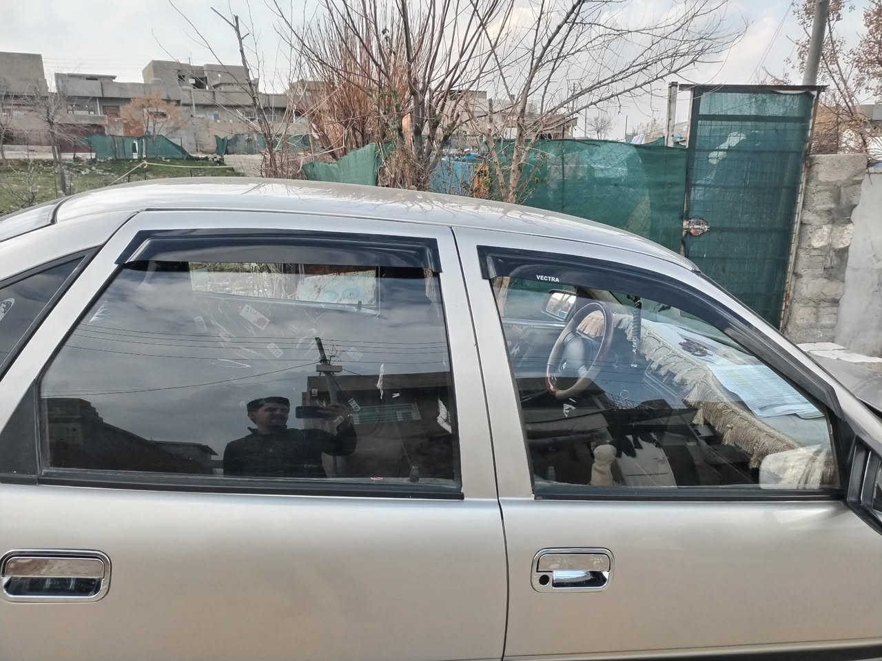 بەناوی خوای گەورە
ئۆپڵ ڤیکترا بۆفرۆشتن 
مۆدێل 1991مەکینە 18 
هەزەی تازەیە سەنەوی تا2031تازەیە
معامەلات کارت بەنزینی بۆکراوە 
سعر 45گڵا قفڵ 
***********
