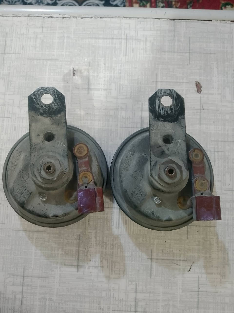 سلام عليكم هورن سيدان فيشه حمره نظيفات السعر 150 وبيهن مجال مكاني النجف  للاستفسار  ***********
