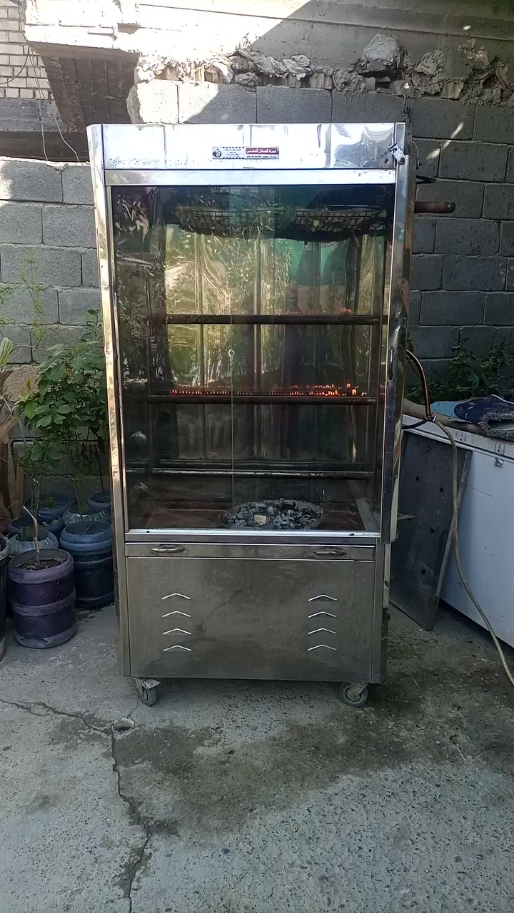 شوايه دجاج للبيع السعر 200الف بغداد الجديده ***********
