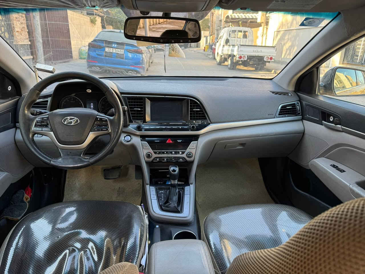 السلام عليكم النترا  وارد امريكي 2018 حادث بنيد وجاملغ ايرباك استيرن فقط 
تخم تاير جديد حداديه صدر جديد كير مكينه خير من الله السعر 125 وبيها مجال 
موبايل 0777 934 0074
