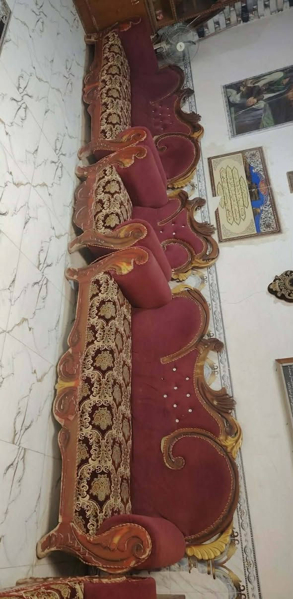 سلام عليكم تخم للبيع السعر 200
***********
