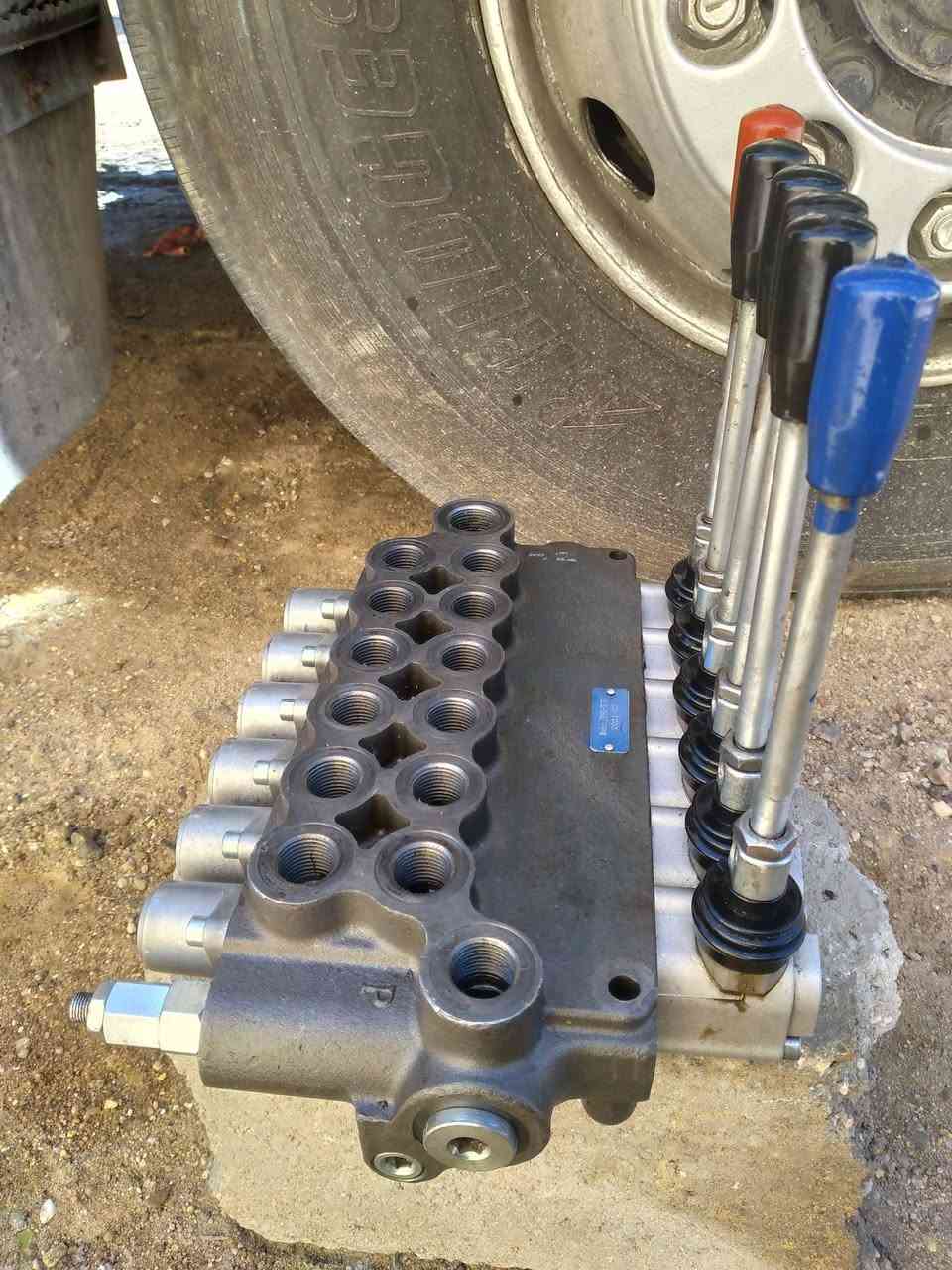 كنترول للبيع شغال نضيف اخو الجديد ضمان
٦ خانات
مكان البصره 
للاتصال ***********
