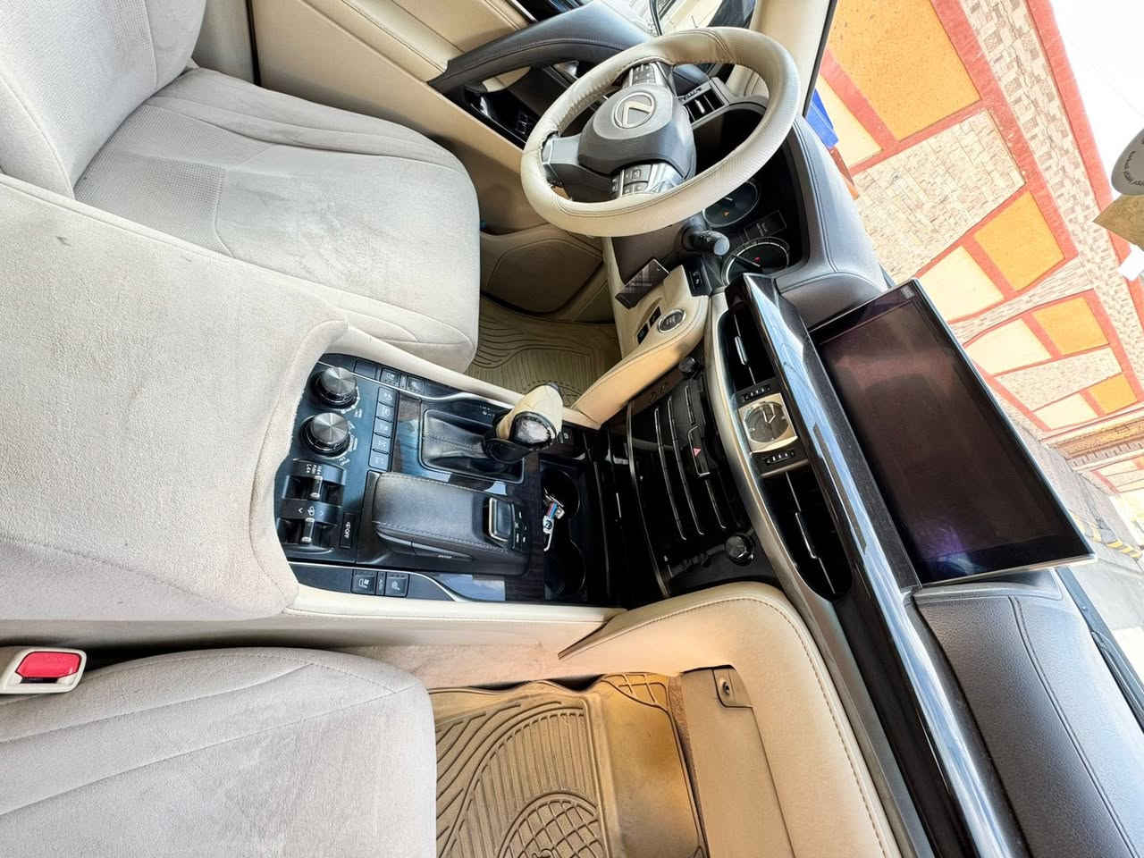 لكزز لبيع موديل ٢٠١٦ سعر ٥٥ الف دولار وبي مجال حك جيه ***********
