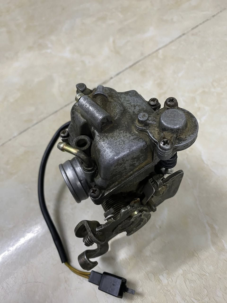 السلام وعليكم                                                       للبيع كابريته مال ماكس 140
بلاديه مال تفصيخ شرط الشغل 
رقم ***********
