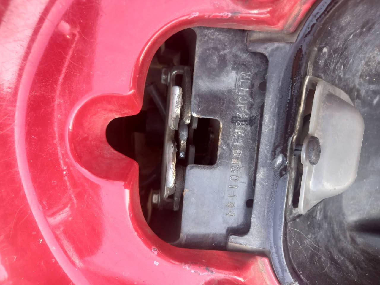 سلام عليكم دراجه pcx جيل اول
بلاديه كفر ومكينه  محرك 125
دراجه نظيفه كلش مكفوله 
شغل وطلع مداريهة دهن موتل وبانزين محسن
سعر 12 ونص وبيها مجال بسيط 
مكاني مدينه ***********
