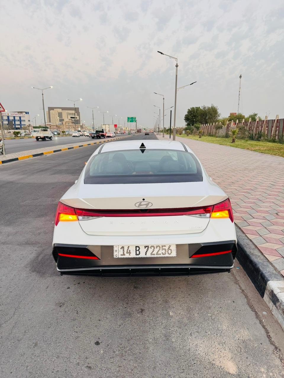سلام عليكم

Hyundai Elantra 2025 

للبيع هيونداي النترا  لمتدد 2025 

السيارة بعدها زيرو ماشيه 27000قابل  للزياده

محرك 4 سلندر 2000 دوش 

السيارة لون ابيض صدفي وارد امريكي 


السيارة حادثها فقط الجاملغ الامامي الايسر ومستبدل اصلي ومرشوش مثبت  وضربه بلبنيد وشغل درجة اولى
وبارد بلمدكر الايسر الخلفي مامصلحه ع وضعها ترجع PDR

ايرباك دركه فقط 
 بدون شاصي 

السيارة فول مواصفات

1-فتحة

2-فول تحكم استيرن

3-شاشة كاملة متصلة وعدادات ديجيتال

4-رادار امامي  مستبدل 📍وخلفي وجانبي (نقاط عمياء)

5-توقف ذاتي

6-لايت امامي وخلفي LED 

7-قيادة ذاتية

8-تحديد مسار

9-درايف مود (Normal,Sport,Smart)

10-اوتو هولد

11-هاند بريك دكمة

12-بصمة ابواب

13-بصمة تشغيل

14-تشغيل عن بعد

15-ابل كاربلاي واندرويد اوتو

16-لد داخلي 

17-شاحنة وايرليس

18-منافذ داخلية يو اس بي وتايب سي

19-كشنات جلد

20-كروس كونترول مثبت سرعة ومحدد سرعة 

21-كامرة خلفية دوارة

22-كشنات تدفئة

23-التبريد ايضاً بي شاشة

السيارة فول مواصفات ومناقصها اي شي كلشي بيها كامل  ماعده برمجيات الرادر

السيارة مرقه رقم الماني (معوقين بصره) وكاله

المعوق ولد شاب 

سعر السيارة170$ ورقة وبيها مجال 

مكاني البصره حي الاصدقاء

***********

اللي يشوف السعر غالي لا يتصل رجاءاً