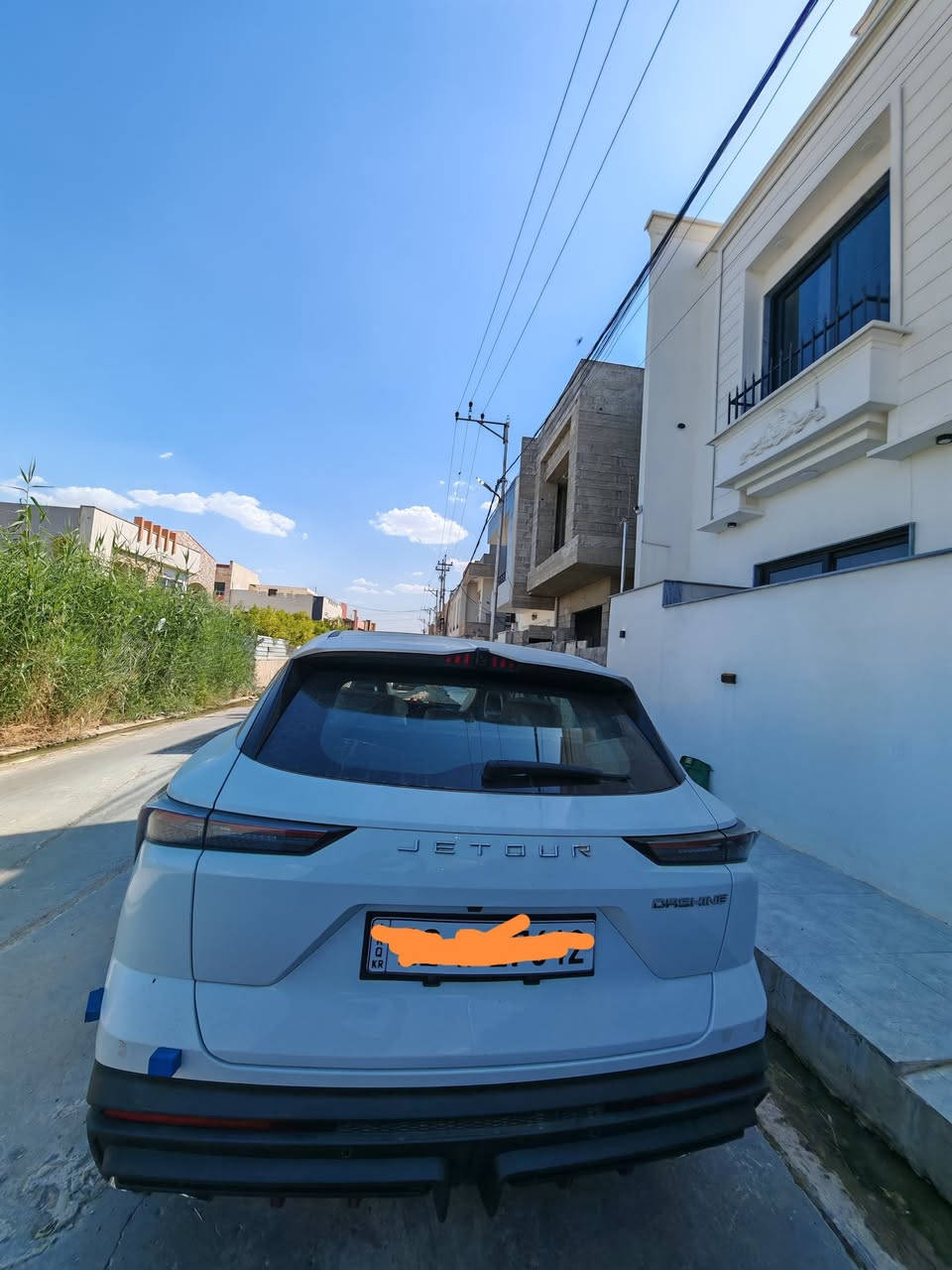 جيتور داشنك 2025 فئة اللكجري ✅

اعلى فئة في داشنك رقم اربيل 
كشنات تدفئة وتبريد 
بانوراما 
محرك 1600T اقتصادي ونورمال ورياضي 
كشنات جلد
سماعات  شركة SONY
رادار امامي مع توقف ذاتي 
حساس امامي وخلفي 
نقطة عمياء 
مري شفط عند القفل 
ترحيب جيتور وانارة محيطية 
دخول ذكي عند تقريب المفتاح 
شاشة كبيرة وتدعم ابل كار بلي واندرويد اوتو لاسلكي 
كامرة 540 
عدسات ليزر ذكي عند صعود ونزول 
السيارة خير من الله واستخدام يومي من دوام للبيت 
ماشية ( ((  8645 كم ))) 
شحن لاسلكي  وصندوق كهربائي وتحديد سرعة 
ومعروفة مواصفات اللكجري 
مكان سيارة  الموصل 
وبعدها بداخل الضمان وتبديل الدهن  مرة واحدة  بل شركة
سعر  ٢٧،٥٠٠،٠٠ مليون  دينار
السيارة مكفولة من  كل شي
رقم  الموبايل ***********

.

