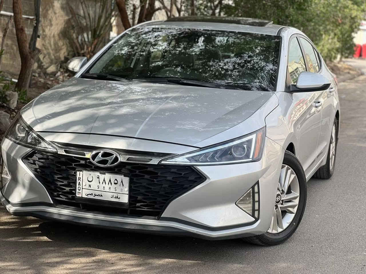 سلام عليكم النترا موديل 2019 امريكي حادثها دعامية أمامية فقط رقم بغداد و بسمي مشروع  وطني ومحول دولي  سياره فول موصفات دبل أرباك ماشيه 70 محرك 2000 دوش شرط ما مفتوحه بصمه وفتحى سقف سياره جديده وجاهزه مكينه كير تبريد حداديه تخم تاير جديد مكان السياره ذي قار -الشطرة السعر ب155 وبيه مجال واي ستفسار اتصل ع الرقم 
***********
