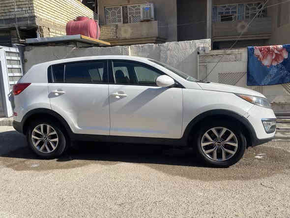 السلام عليكم سبورتج وارد امريكي موديل ٢٠١٥ السياره حادثهه دعاميه مكسوره فقط كفاله عامه لا فتح ولا صبغ ولا تبديل نص موصفات السياره من امريكه الهسا عدنه ماشيه ٩٢ عنواني شهداء السيديه *********** السعر ١٤٧ وبيهه مجال كلش بصيط
