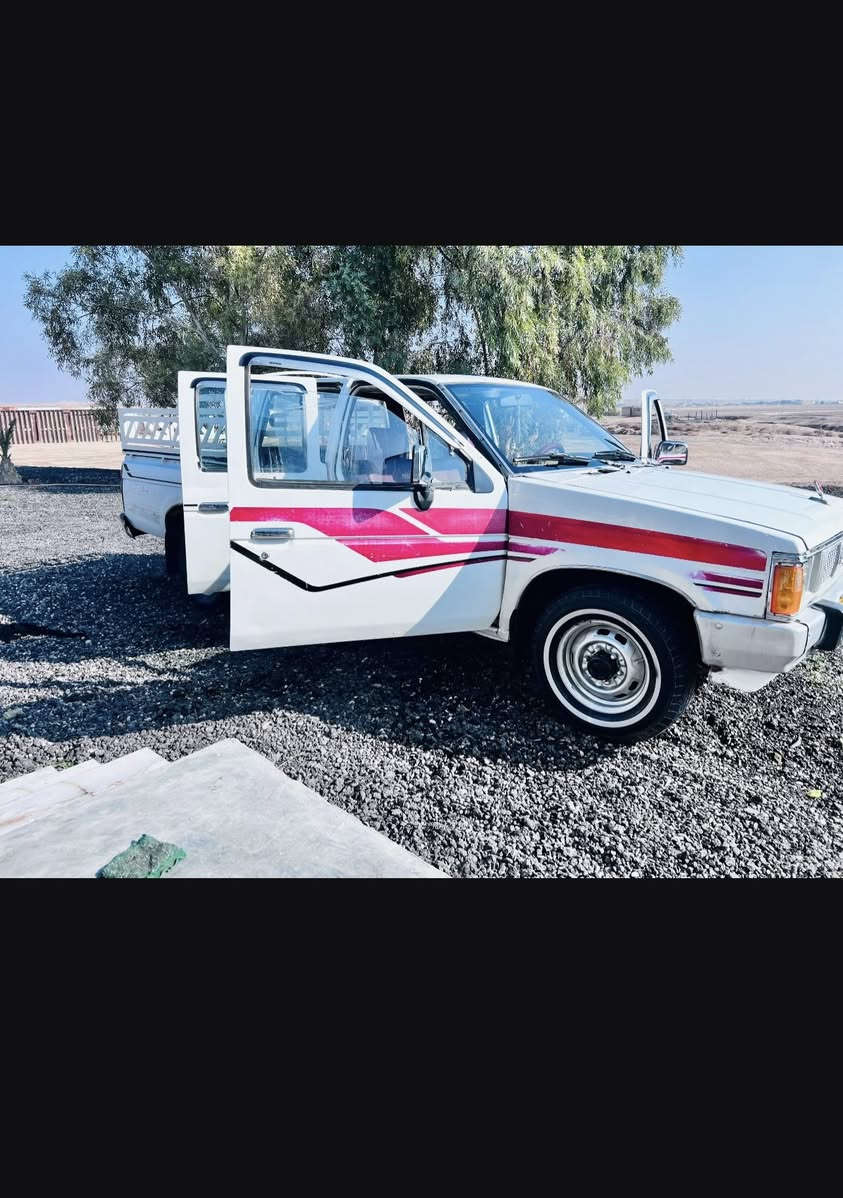 السلام عليكم بكم نيسان للبيع موديل91 رقم وسنويه تحويل نضيف حيل كله شرط محرك وكير شرط تبريد
مابيه قطرت
صبغ كله جاهز السعر 35 هاتف ***********
