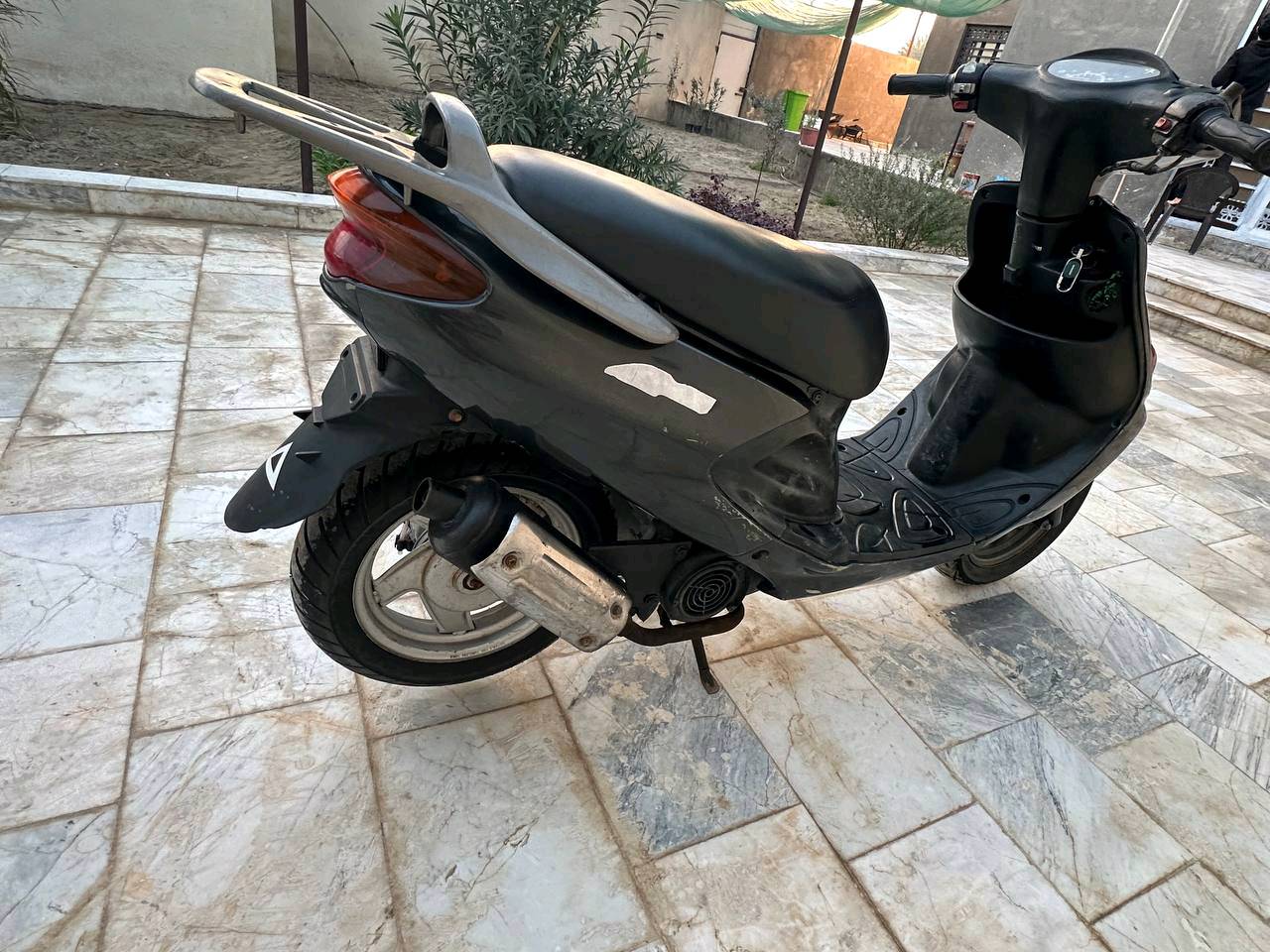 السلام عليكم 
دراجة اكزز ياماها سرعه 100 للبيع axis Yamaha 
الدراجه مكينه ناعمه فوول 
الكفرات نظاف وكاملات
تشتغل سلف هندر اول نگره تشتغل 
كهربائيات   اشاير لايت اصطاب عداد سرعه  وبانزين كلهن شغالات 
صالنصة (اكزوز) اصلي 
تايرات اصليات ونضاف الخلفي توني مبدلة 
قفل صندوك قفل ستيرن قفل اكسل كلهن شغالات  المكينه مفتوحه قبل فتره وشغل مضبوط 
الدراجة كلش نظيفة  معدل و نهضة بطناش  
الدراجة شرط كاملة من الطول للطول 
مكاني بصرة بالجنينة بشارع المصلحه 
رايدها 650 الف
 تجي تفحص تروح المصلح شنو تريد حاظر 

هذا الرقم بي واتساب وشريحة 

*********** 