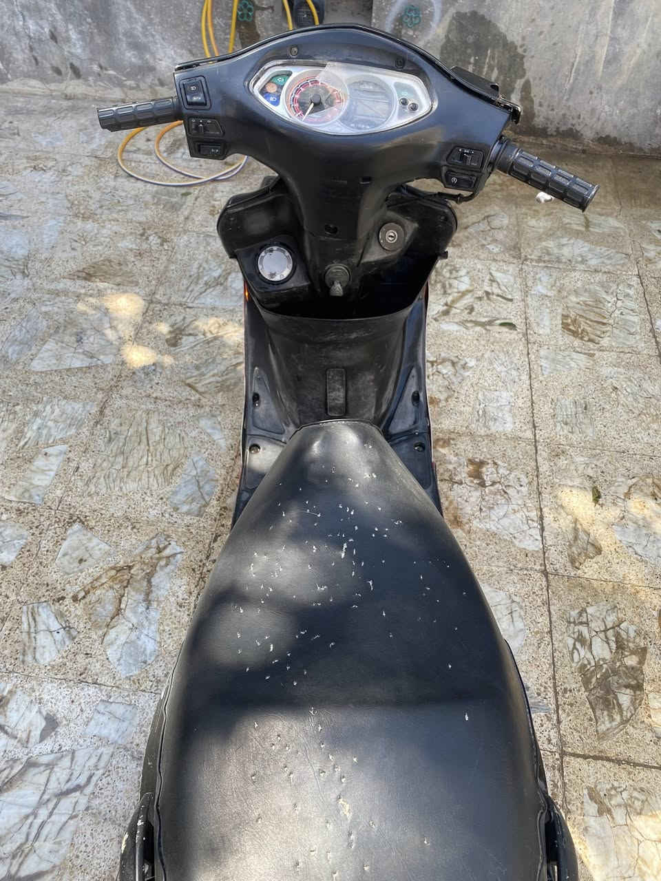 للبيع ٣٥٠ الف وبيها مجال  *********** متواجد ع الخاص
