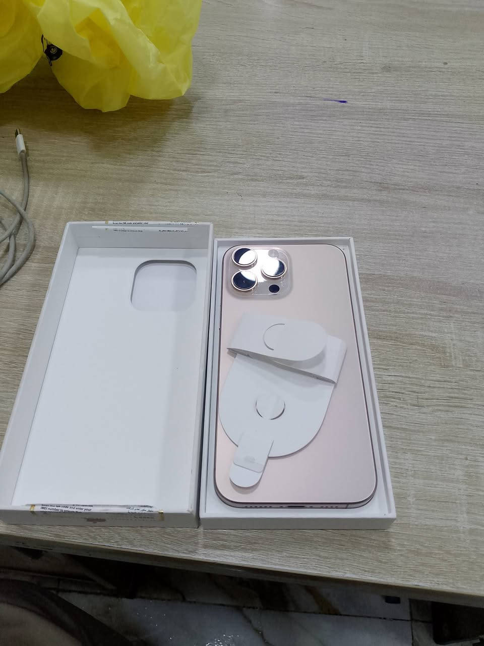 ايفون 16برو ماكس ماستر
ذاكرة256
البطاريه 100
مشحون85مره
ملحقاته كامله 
كلشي مامبدل بي 
تفحص وتروح على اي ابو مبايلات اذا بي شي تاخذه بلاش
سعره مليون وخمسميه 
مكاني بغداد حي الجهاد 
رقمي ***********
