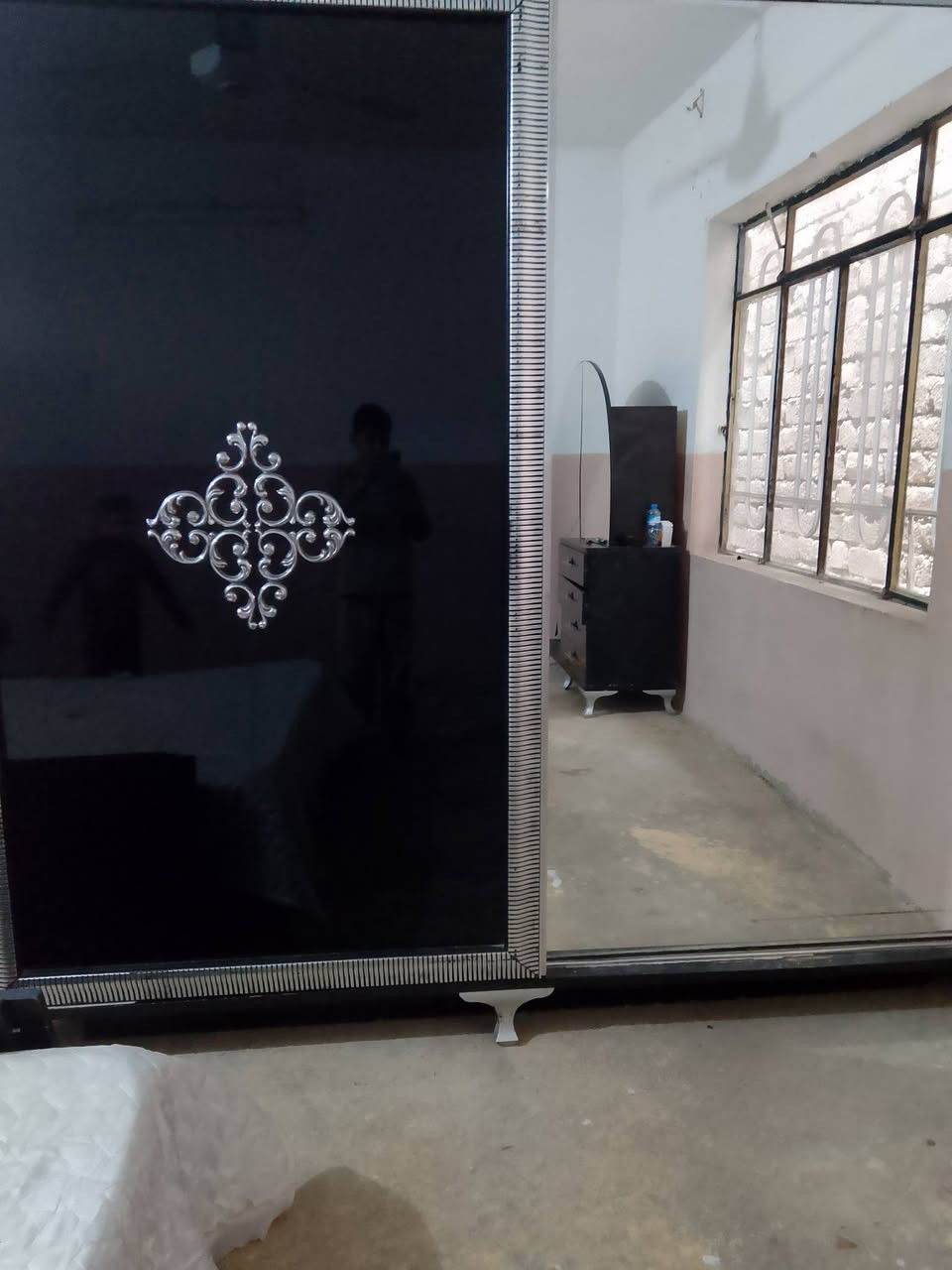 غرفة تركية للبيع حي الانتصار الاستفسار على السعر***********
