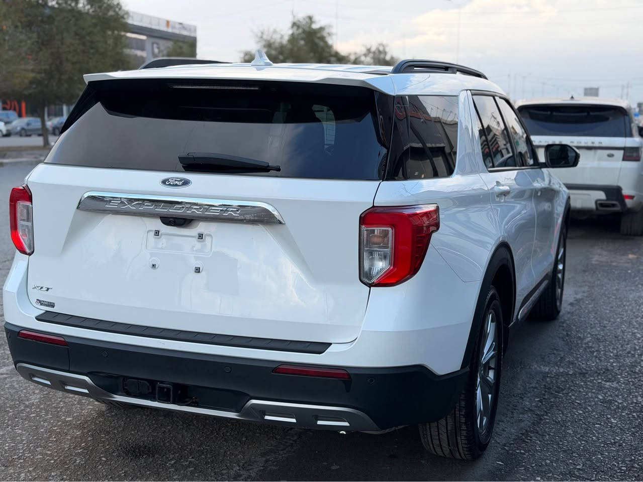 2024 
ماشية 6000 ميل 
بدون صبغ فقط جامرلغ مبدل بلادي 
بدون ارباك كلها بلادية
سيارة فول مواصفات 
فقط  بدون دبل اكسل 
تترقم شمالي 
سيارة موجودة بشركة صباح حسن سليمان 
اربيل شارع ١٠٠م

للاستفسار 
*********** 
*********** أربيل, العراق
