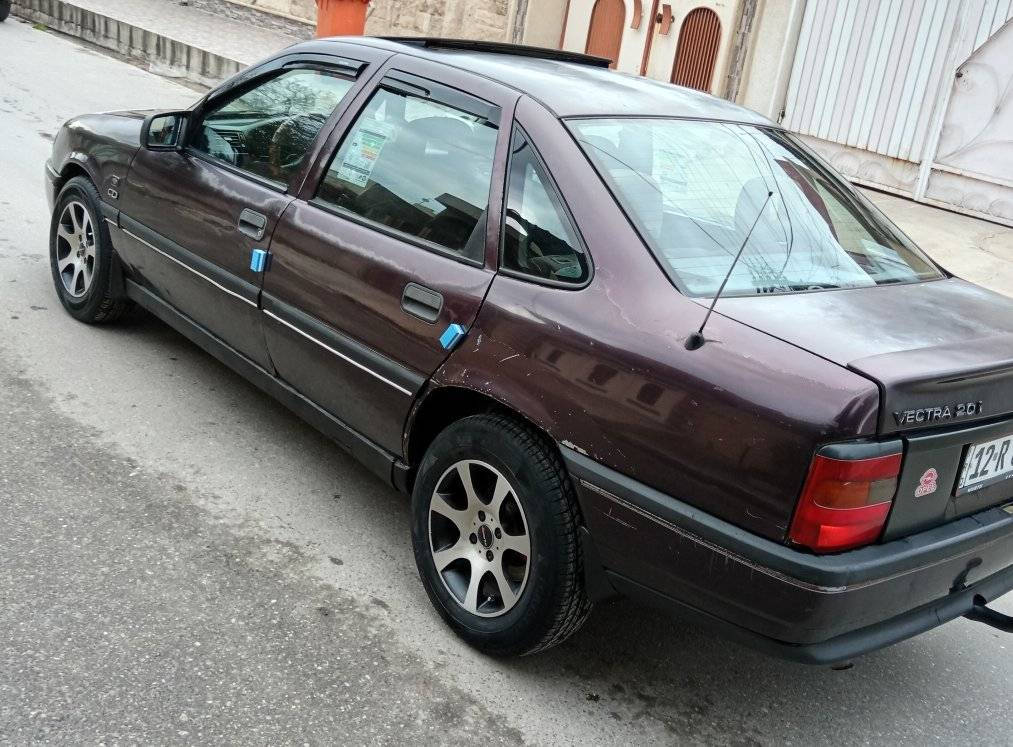 سلام عليكم
فكترا حجم20 موديل 92 رقم نينوى دولي سنوية 2030 
شرط وكالة والتحويل كابون إلكتروني
محرك كير نضيف طخم تايرات جديد
بدون صبغ بدون دعم على وضعها سيدي سلايت
ستيرن بور ABS قفل مركزي داخل صاج ويل كب 
مكان الموصل  ***********
شراي خابر      *********** 
سعر 38 بيها مجال قليل لطيبين
