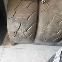 شباب تخم تاير سيم سليك اربعتهن نفس النقشة 265/35/18 امامي 295/30/18 خل...