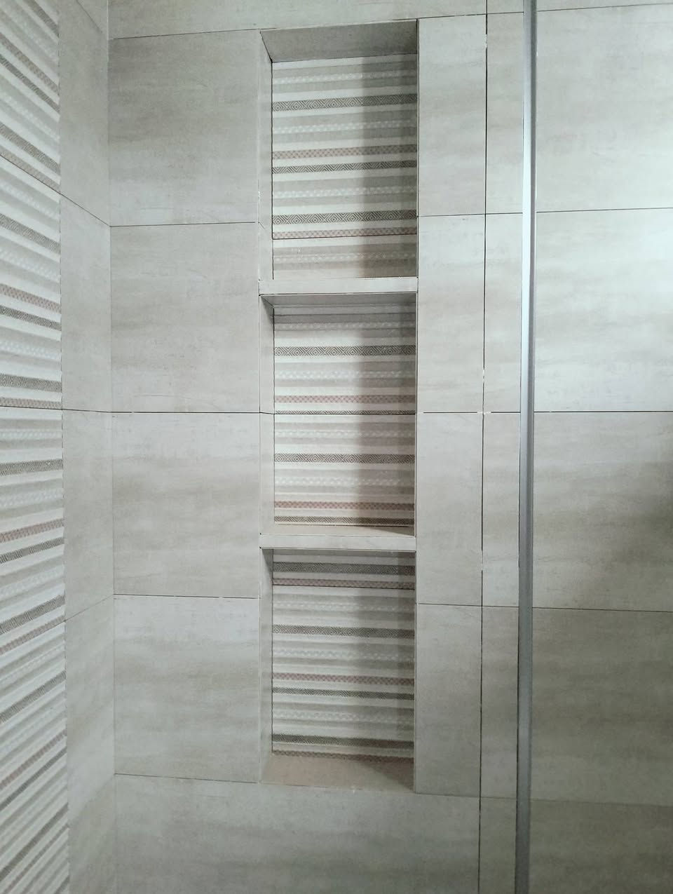 سلام عليكم
احمد للأعمال سيراميك و ارضيات بكل انواعها و باسعار مناسبة  موقع بغداد نجف كربلاء 
رقم الهاتف.....
***********
