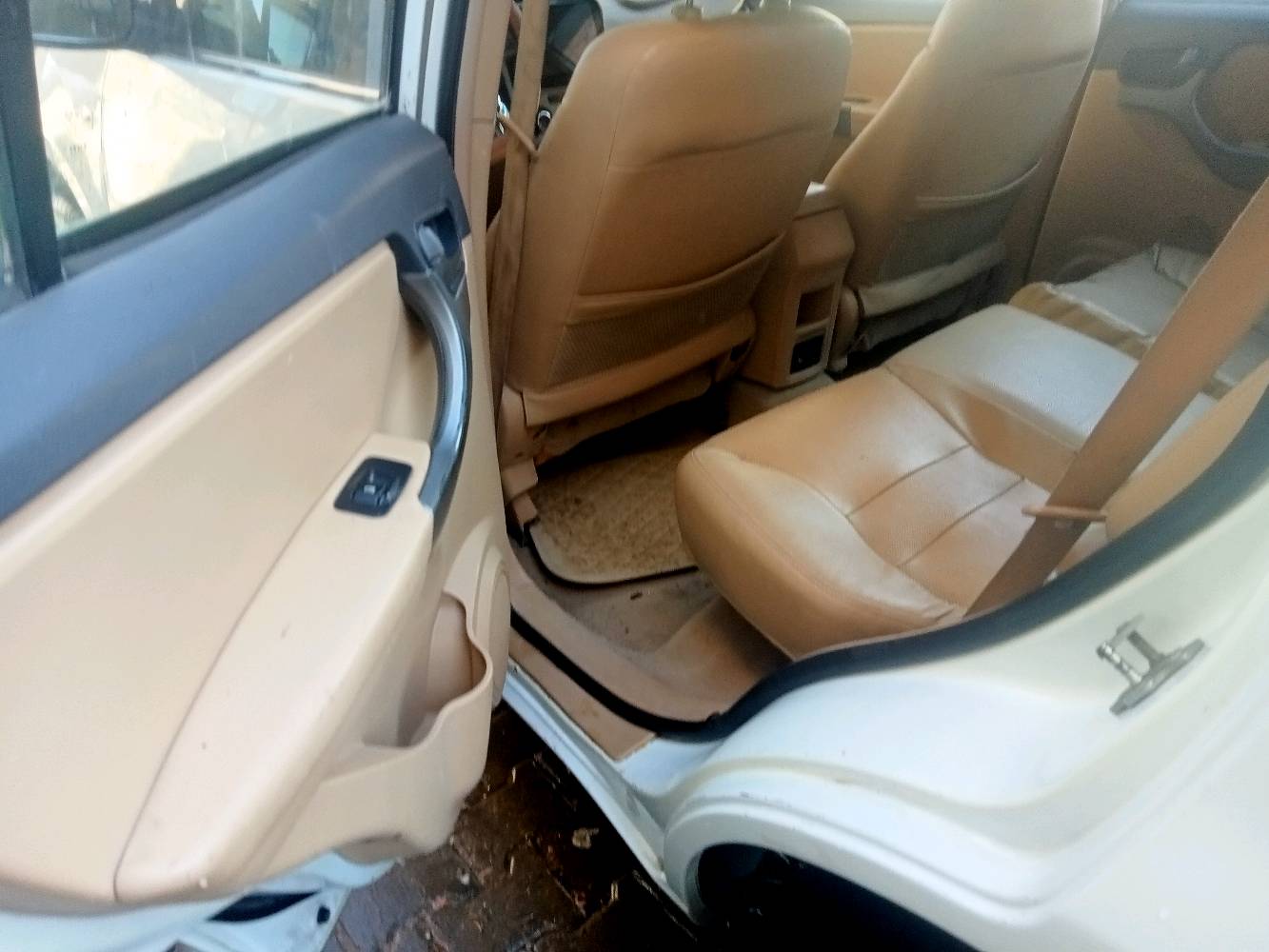 السلام عليكم. تيكو  موديل ٢٠١٤ كفاله كير ومحرك ستندر سياره جاهزه كلشي شغال بيها تدفئه وتبريد تخم تاير نظيف بيها صبغ بسيط جاملغ امامي والخلفي  رقم صاحب السياره***********
