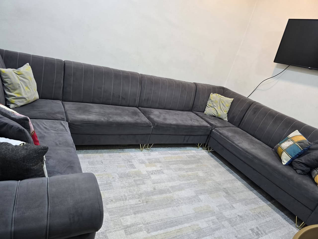 السلام عليكم الكعده مع البرده للبيع نظيفه مابيه شي سعر (500الف) من يرغب بالشراء التواصل على الرقم ***********
