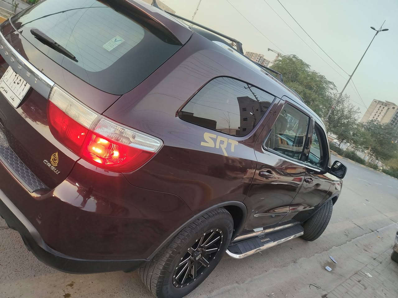 سلام عليكم دوركو موديل 2012 خليجي مكينه هيمي 8 سلندر جاهزه السياره كير ومكينه وكسل وتخم تاير كله جديد بيهه 4 قطع صبغ اثر طخه صطحيه بدون كل دواخل كفاله لغد وشاصي ودواخل مكاني بغداد حي الجهاد السعر ب 155 السياره فول مواصفات لاتصال ***********
