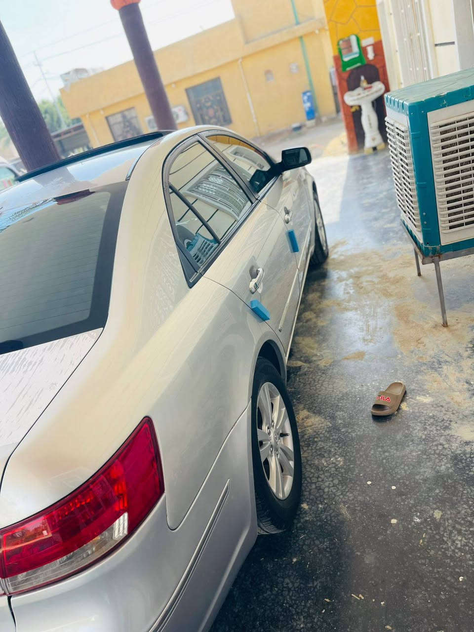 عليكم سوناته خليجي  موديل 2010
رقم بغداد مشروع وطني سنوية ٢٧ بسمي
سياره ماشيه ٢٠٠
تخم تاير باتري حداديه جاهزه سياره
بيه بنيد جرد وصبغته وبيه بلجنطه رش قليل
وبيه بارد قليل
جاهزه وحله من صور فول عده بصمه داخل بيجي
مكينه كير مكفوله مكينه ممفتوحه بلاد بيه قليل جراد بلقماره
جاهزه سياره مكان سياره بابل مشروع المسيب الاستفسار ***********
السعر 122وبيه مجال
