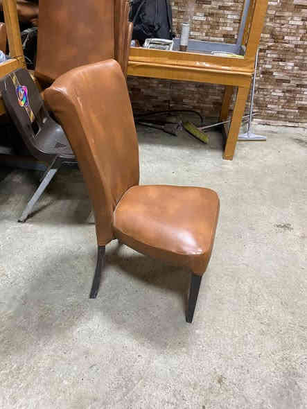 السلام عليكم عندي 16 كرسي لبيع لستفسار الاتصال ع الرقم *********** ملاحظه اني مكلف بلنشر
