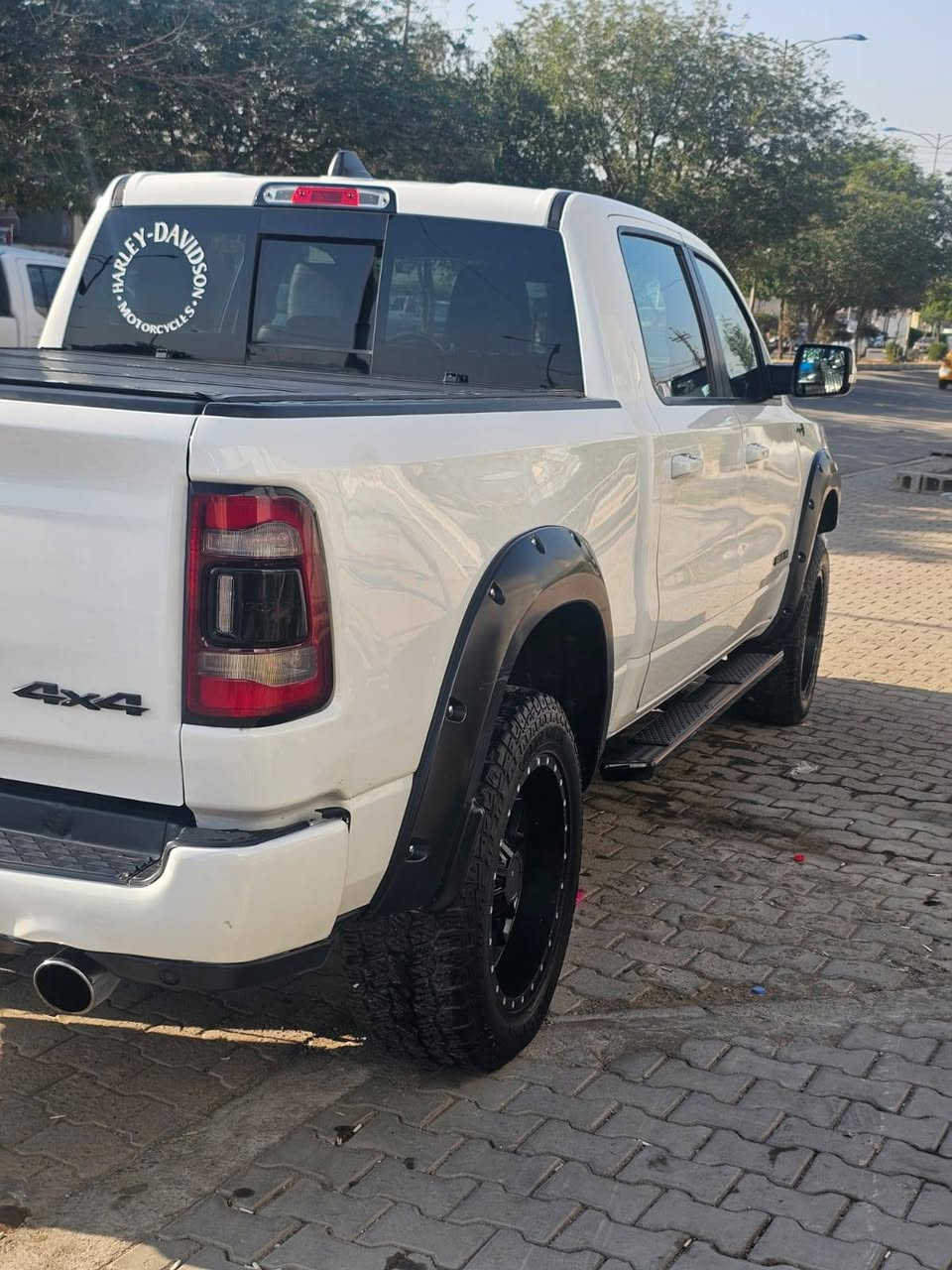 للبيع او مراوس  لاندكروز رام موديل ٢٠٢١ موصفات اسبورت مكفوله طاب لل العراق كلين بدون حادث بيه مكانين صبغ شبرين رقم وسنويه جديد سعر ٣٦٠ بيه مجال ***********
