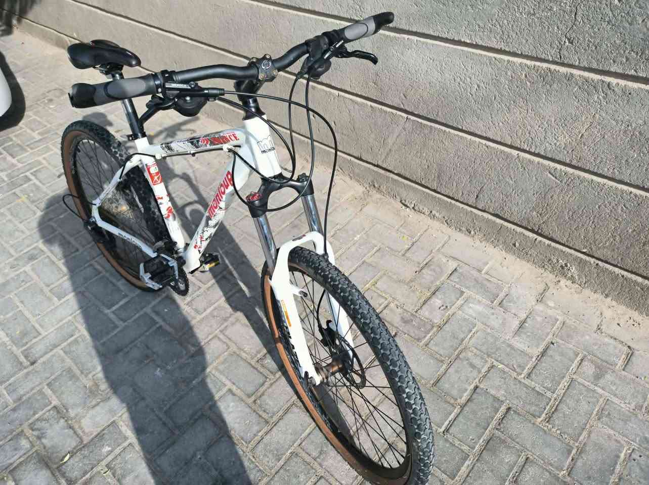 السلام عليكم 
اخوان 
بايسكل بالة اصلي للبيع ماركة monloup  
 حجم البايسكل 26 ميديم
تفاصيل
بريكات دهن 
8 سرع خلفي
3 امامي 
عكرب ديور 12 بس يشتغل طبيعي
العنوان البصرة 
السعر 299 الف بي مجال للطيبين
تواصل خاص


**إذا كنت صاحب هذا الإعلان وتريد حذفه لأي سبب، رجاءا أرسل رسالة إلى الدعم الفني**