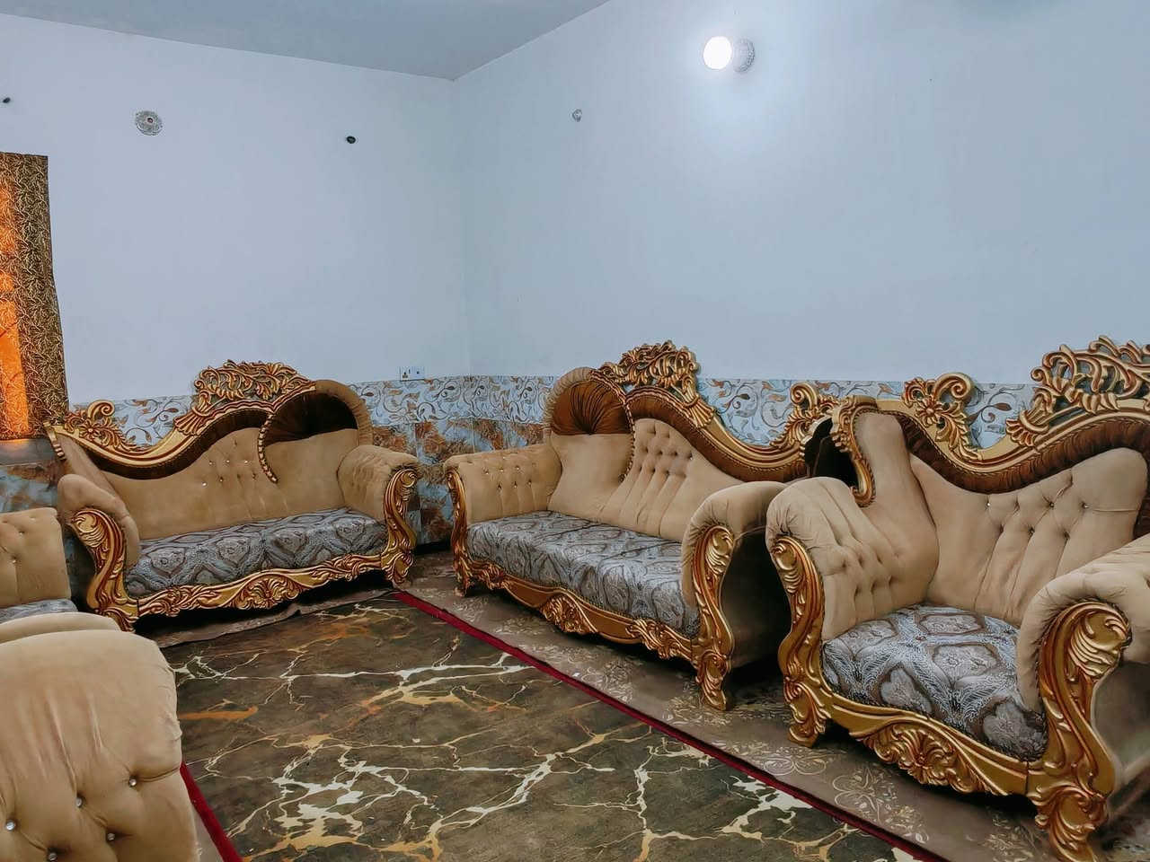 تخم ملكي10 مقاعد تسكام خشب المقاعد صاج عراقي درجه اولى حيل نضيف مابي اي ضرر السعر 375 العنوان كربلاء بدايه الأمن الداخلي *********** يوجد توصيل داخل كربلاء
