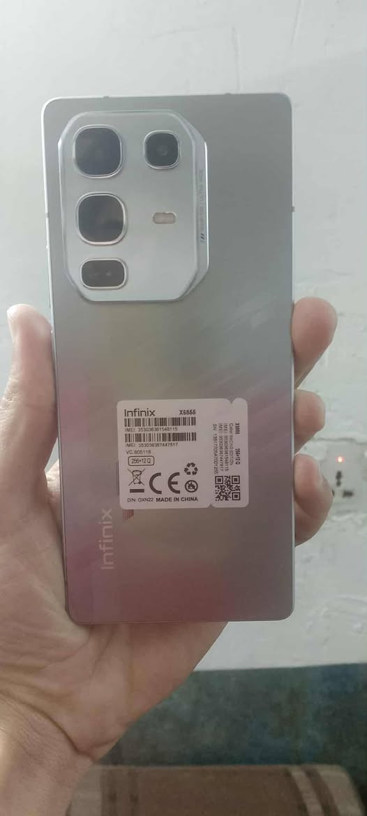 السلام عليكم شباب جهاز انفنكس نوت 50 برو مبايل غني عن التعريف جهاز صارلة عندي شهرين غراضة كاملة رام مالتة 12+12 ذاكرة 256 جهاز زلق مابي نضيف جداا ماكني بغداد الدورة رقمي. *********** سعر الجهاز 280 وبي مجال بسيط
