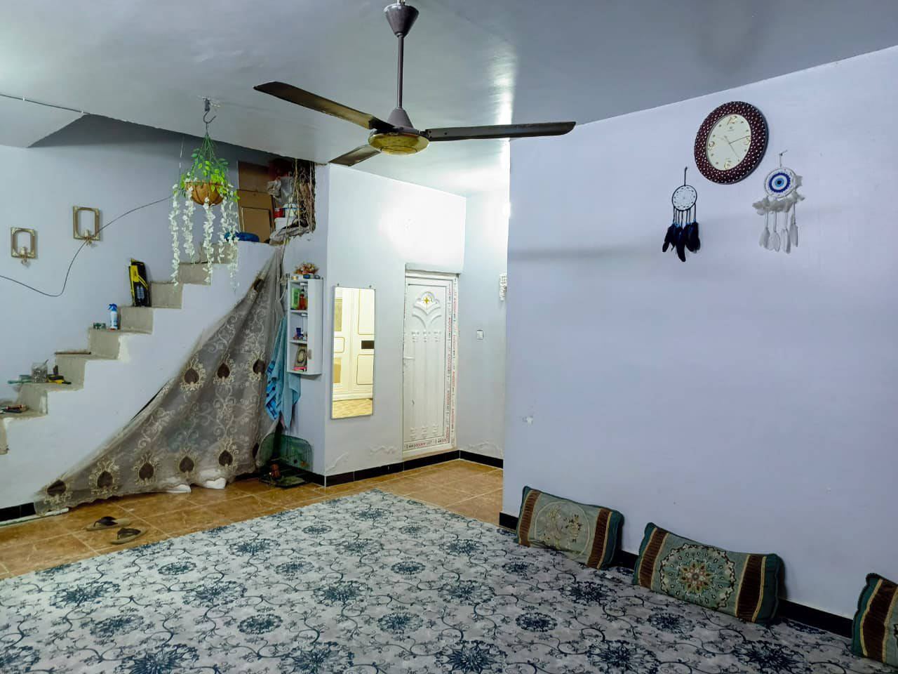 السلام عليكم.
دار للبيع المساحة 150 متر (مالية) يتكون من غرفتين نوم وصالة ومطبخ واستقبال العنوان حي النصر الاولى شارع المستوصف ثاني فرع ع يمين للأستفسار الأتصال على الرقم(***********).
