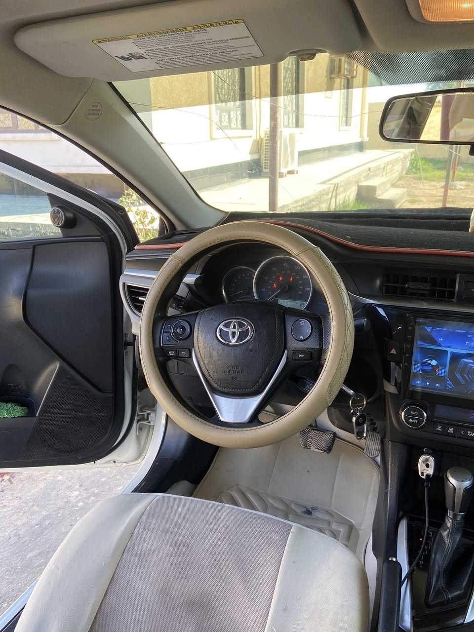 السلام عليكم …كورولا امريكي Le 2016 مشروع وطني باسمي ظررها مثل مموضح بالصورة الاحمر صبغ والازرق بارد ..السيارة خير من الله تخم تاير وكير ومحرك وصدر  ماشية 120  / رقمي *********** السعر ١٢٠ وبيهة مجال
