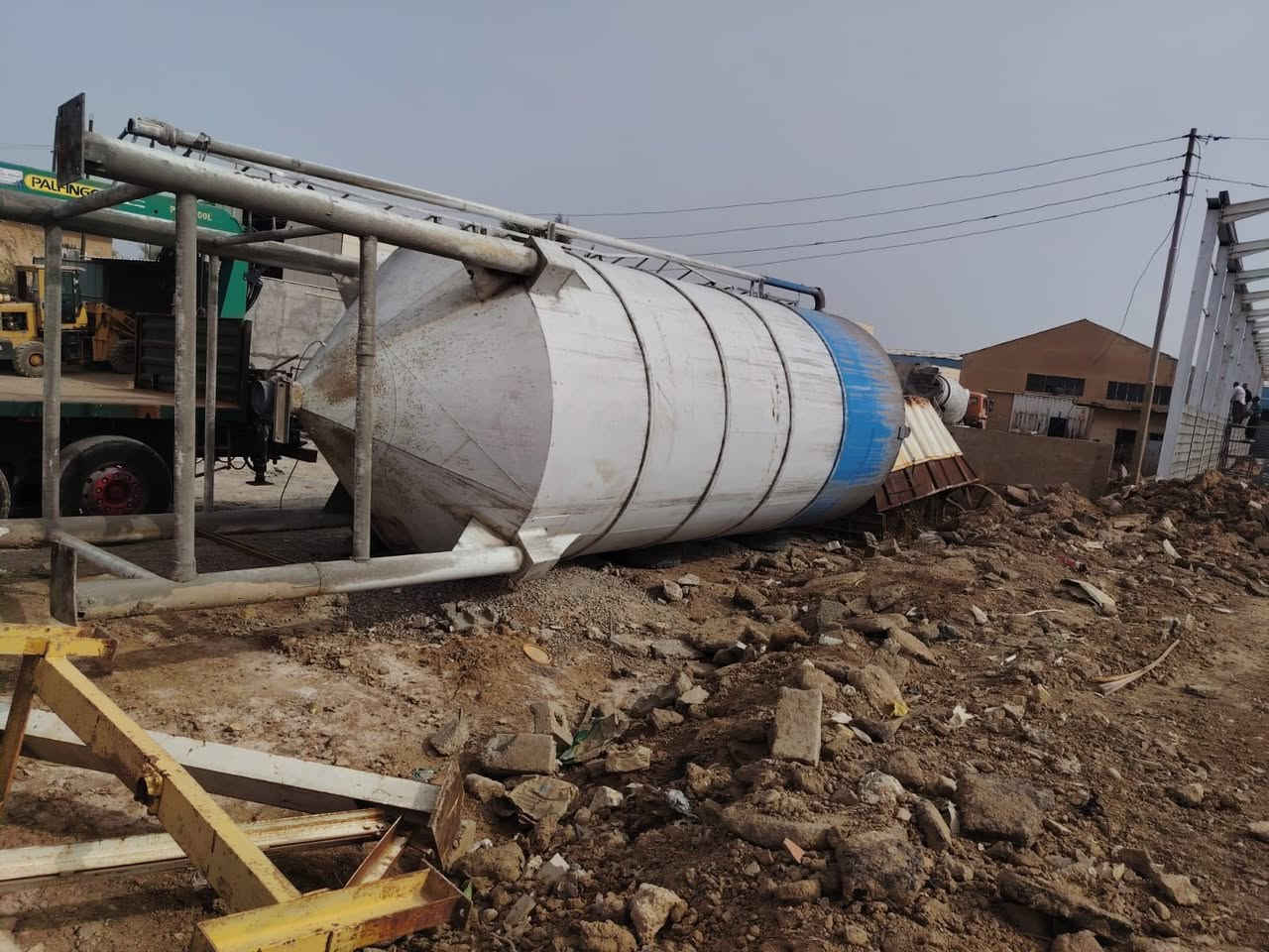 للبيع سايلو 80طناستفسار رقم ***********
