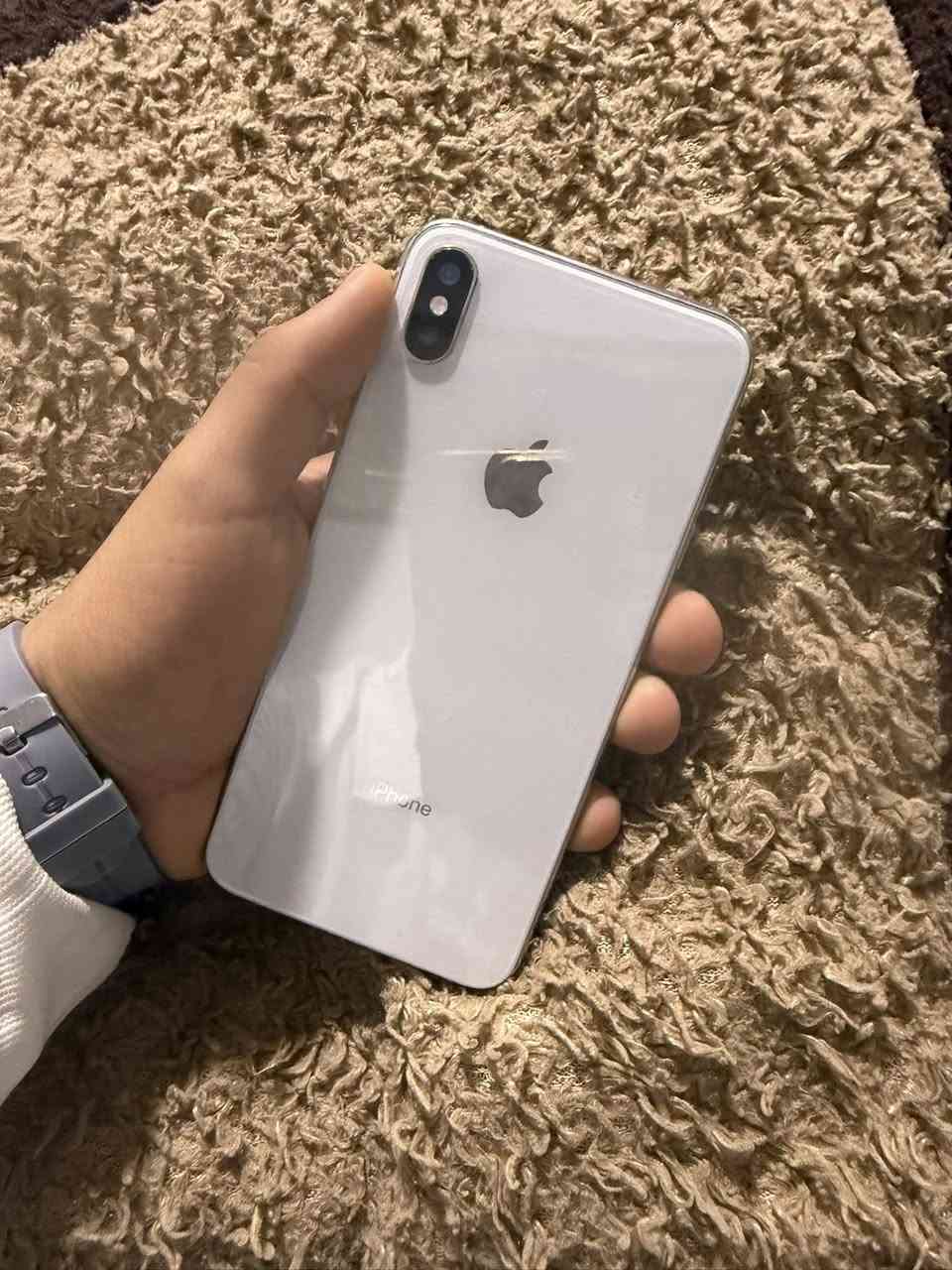 سلام عليكم ايفون X max  ذاكره 256  سعره 200وبي مجال مكاني كربلاء القادسيه ***********
